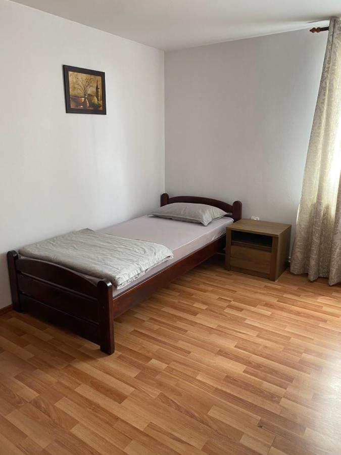 Pensiunea Martuca Surdesti  Exterior foto